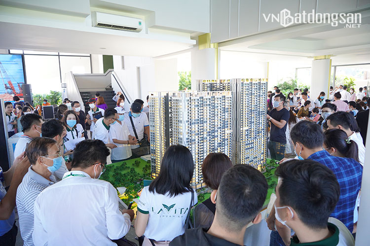 Lavita Thuan An thu h&uacute;t sự quan t&acirc;m của đ&ocirc;ng đảo kh&aacute;ch h&agrave;ng. Ảnh: Hưng Thịnh Land.